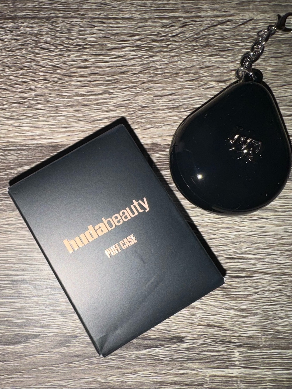 HUDA BEAUTY PUFF CASE 🖤